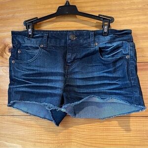 Forever 21 Mid Rise Stretch Dark Wash Denim Jean Shorts 28